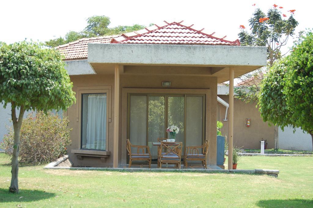 The Meadows Resort And Spa Aurangābād Zimmer foto