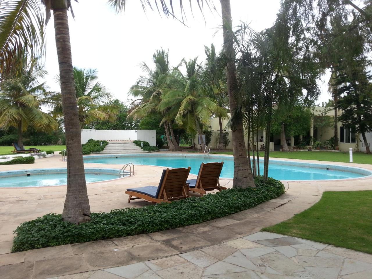 The Meadows Resort And Spa Aurangābād Exterior foto
